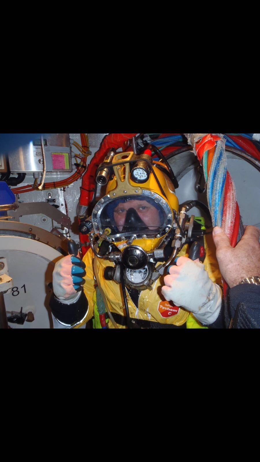 A day in the repetitive life of a commercial sat diver