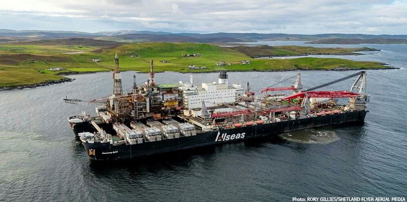 Allseas giant Pioneering Spirit delivers CNR topsides to UK decom facility