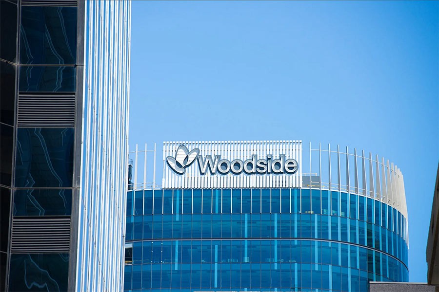 Australian Energy Giants Woodside and Santos Explore Oil-gas Merger in Face of Challenges