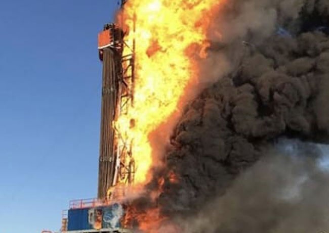 Blowout at CHK oilwell in Texas kills 1, injures 3
