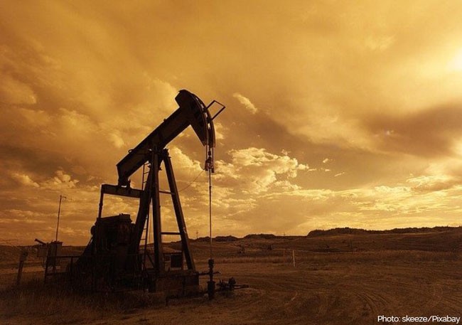 Oil prices drop 31% in worst loss since Gulf War