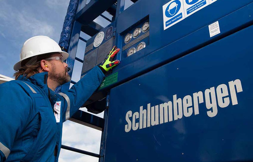 Schlumberger introduces real-time oil and gas data management service