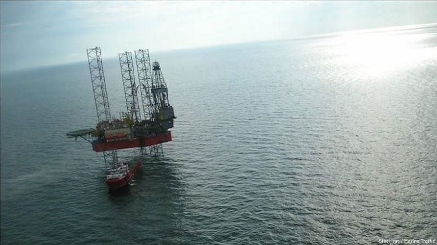 Ukraine strikes drilling platforms off Crimea